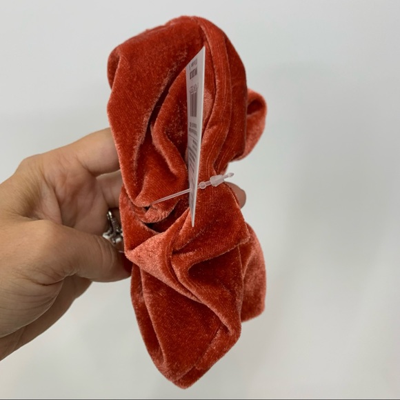 Scunci Extra Large Velvety Scrunchie In Rust Red Orange New - Picture 4 of 13